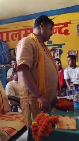 संदेश: संदेश में पहुंचे केंद्रीय जल संसाधन मंत्री डॉक्टर राजभूषण निषाद को लोगों ने अंग वस्त्र से सम्मानित किया