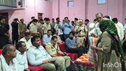 चरखी दादरी: चरखी गांव में डीसी ने रात्रि ठहराव कार्यक्रम में ग्रामीणों की समस्याएं सुनीं, संवाद कर सुझाव मांगे