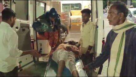 छोटी सरवन: कोटड़ा गांव में अज्ञात कारणों से चचेरे भाइयों ने भाई के साथ की मारपीट, लगी चोट, एमजी अस्पताल में उपचार जारी
