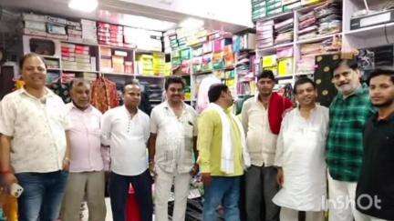 गढ़वा: नगर परिषद क्षेत्र में विधायक सतेंद्र नाथ तिवारी ने व्यवसायियों से मुलाकात की