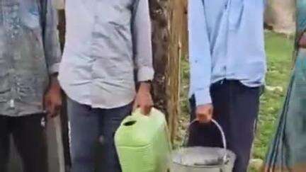 चम्पावत: मौराडी ग्राम पंचायत में पेयजल के लिए मचा हाहाकार, ग्रामीणों ने खाली बर्तनों के साथ किया प्रदर्शन