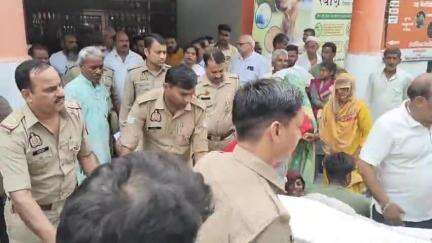धनौरा: गजरौला के मोहल्ला अवंतिका नगर में मकान में मिला ठेकेदार और चालक का शव, परिजनों ने जताई हत्या की आशंका