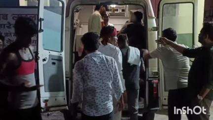 अलीगंज: जसरथपुर थाना क्षेत्र के लटूरी सिंह इंटर कॉलेज के पास युवक को मारी गोली, गंभीर अवस्था में सीएचसी अलीगंज से किया गया रैफर