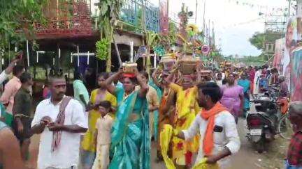 நிலக்கோட்டை: பொம்மனம்பட்டியில் 400-ஆண்டுகள் பழமையான காளியம்மன், பகவதி அம்மன் கோவில் வைகாசி திருவிழா