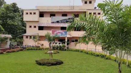 ରାୟଗଡା: ଉତ୍ତରପ୍ରଦେଶ କୁ ବେଆଇନ ଭାବରେ ଗଞ୍ଜେଇ ଚୋରାଚାଲାଣ ବେଳେ ଗୁଣପୁର ଆଦର୍ଶ ଥାନା ଆଗରେ ପୋଲିସର ଚଢାଉ ଟ୍ରକ ସହ୮୫୦କେଜି ଗଞ୍ଜେଇ ଜବତ, ୨ଗିରଫ