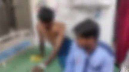 सासनी: गांव नगला बम्भू जाट में एक युवक ने अज्ञात कारणों से फांसी लगाकर आत्महत्या का प्रयास किया, परिजन उसे जिला अस्पताल ले गए