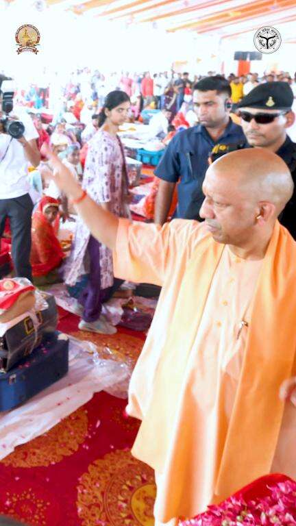 हमें गरीब के जीवन में परिवर्तन लाना होगा... 

मुख्यमंत्री सामूहिक विवाह योजना इस प्रगतिशील सोच का एक प्रतीक है