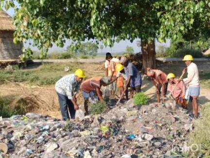 मांझी: दाउदपुर के जैतपुर में सफाई अभियान, सालों से जमा कचरे और प्लास्टिक से मिली मुक्ति