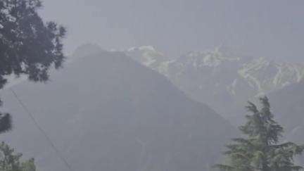कल्पा: किन्नौर के मध्यमवर्गीय क्षेत्रों में फैला धुँआ, ज़िले के कुछ जंगलों में लगी आग को लोगों ने पाया काबू