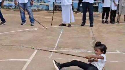 அகஸ்தீஸ்வரம்: நாகர்கோவில் அண்ணா விளையாட்டு அரங்கில் மாவட்ட அளவிலான வேலப்பன் ஆசான் நினைவு சிலம்பப் போட்டி நடைபெற்றது