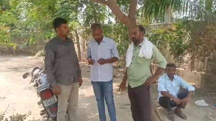 शाहजहांपुर: मुड़िया मोड़ के पास सिलेंडर लेने जा रहे बाइक सवार युवकों को डंपर ने मारी टक्कर, एक की मौत और दूसरा घायल, आज हुआ पीएम