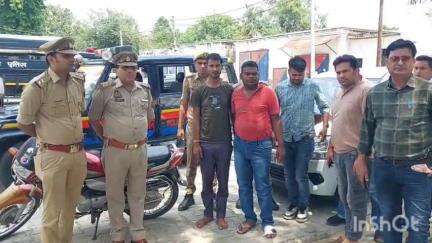 मैनपुरी: SOG की टीम और कुरावली पुलिस ने कुरावली क्षेत्र में हुई चोरी की घटना का किया खुलासा, दो अभियुक्तों को किया गिरफ्तार