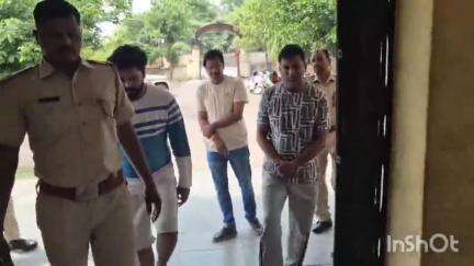 प्रतापगढ़: देवगढ़ में नाकाबंदी तोड़कर भागी स्कॉर्पियो को पुलिस ने पकड़ा, थाने पर हंगामे के बाद चार लोगों को किया गिरफ्तार