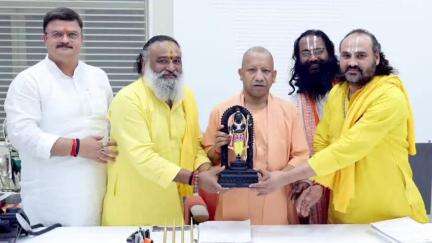 सरयू महोत्सव के लिए संतों के प्रतिनिधि मंडल ने मुख्यमंत्री योगी आदित्यनाथ से लखनऊ में की मुलाकात