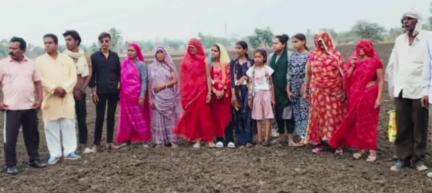 सीहोर नगर: जिले के फूल मोगरा में अनुसूचित जाति के परिवारों की 12 एकड़ जमीन का सीमांकन हुआ,कब्जा हटाने की मांग