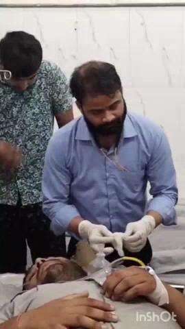 भरतपुर: गहनोली मोड़ के समीप कार और ट्रैक्टर की भिड़ंत में आधा दर्जन लोग घायल हुए