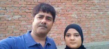 पीलीभीत:
योगी जी हमें इंसाफ मिलना चाहिए कहकर पति-पत्नी ने खाया जहरीला पदार्थ , थाना बरखेड़ा क्षेत्र के वायरल वीडियो से मचा हड़कंप।