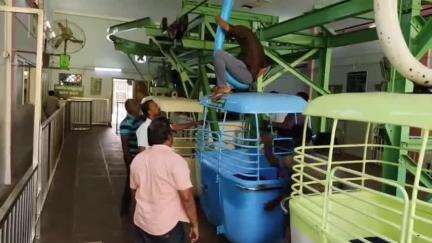 பழனி: பழனி தண்டாயுதபாணி சுவாமி கோவில் ரோப்கார் சேவை நிறுத்தப்பட்டு மாதாந்திர பராமரிப்பு பணிகள் பணிகள் மேற்கொள்ளப்பட்டு வருகிறது