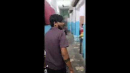 कसिया: कसया मॉडल शॉप से रात 11 बजे पिछले गेट से बेची जा रही शराब, वीडियो हुआ वायरल