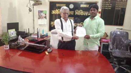 तोपचांची: जीतपुर स्वास्थ्य केंद्र में डॉक्टरों की कमी को लेकर जिला परिषद सदस्य प्रतिनिधि ने सिविल सर्जन को सौंपा आवेदन