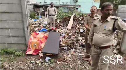 रतलाम नगर: मित्रनिवास कॉलोनी में खाली प्लॉट पर कचरे में मिला युवक का लहूलुहान शव, पुलिस जांच में जुटी
