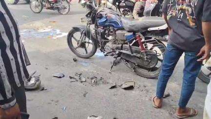 अजमेर: नगर निगम की बिना नंबर की गाड़ी ने मार्टिनेंडल ब्रिज पर बाइक सवार को मारी टक्कर