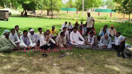 अनूपगढ़: 6 वार्डों के लोगों ने पेयजल सप्लाई से चालू करने की मांग को लेकर जलदाय विभाग में लगाया धरना


#jansamsaya