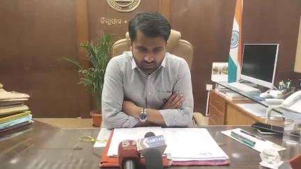 ଅନୁଗୋଳ: ଜିଲ୍ଲାରେ କୃଷି ସଚେତନତା ରଥ ଶୁଭାରମ୍ଭ, କାର୍ଯ୍ୟାଳୟରେ ପ୍ରତିକ୍ରିୟା ରଖିଲେ ଜିଲ୍ଲାପାଳ