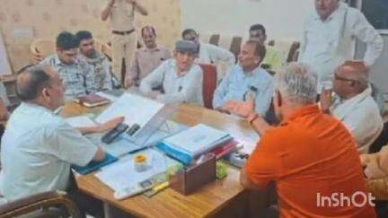 खींवसर: खींवसर में बिगड़ी जलापूर्ति को लेकर ग्रामीणों ने अधिकारियों से की चर्चा, मांगी पर्याप्त जलापूर्ति