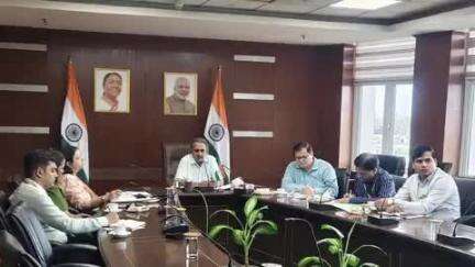 गोंडा: BJP MP कीर्तिवर्धन सिंह ने गोंडा व बलरामपुर के जिला प्रशासनिक टीमों के साथ पर्यावरण दिवस की तैयारी को लेकर की बैठक