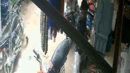 नूह: पिनगवां बाजार से मोटरसाइकिल चोरी, CCTV कैमरे में कैद हुई वारदात