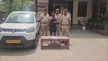 जयपुर: जयपुर की मुरलीपुरा थाना पुलिस ने सैकड़ों सीसीटीवी फुटेज खंगालकर एक शातिर नकबजन को गिरफ्तार किया, आभूषण बरामद