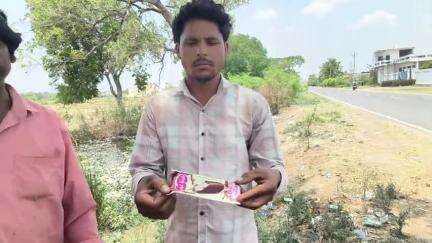भरथना: उझियानी में आइसक्रीम खाने से लोग हुए बीमार, सीएम हेल्पलाइन 1076 पर शिकायत करने पर फैक्ट्री संचालक ने पीड़ित को पीटा