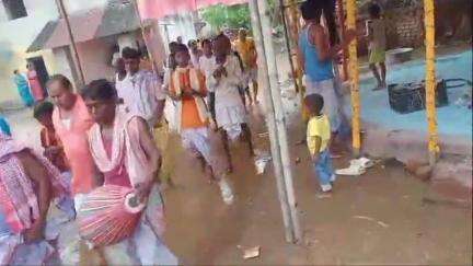 পাড়া: লিপানিয়া নামো পাড়ায় কলস যাত্রার মাধ্যমে হরিনাম সংকীর্তনের আয়োজন