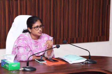 నారాయణపేట్: సీజనల్ వ్యాధుల పట్ల అప్రమత్తంగా ఉండాలి: కలెక్టర్ సిక్తా పట్నాయక్