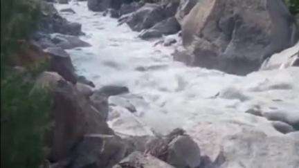 सांगला: किन्नौर के बासपा नदी का जलस्तर बढ़ा, परियोजनाओं ने जारी किया अलर्ट, नदी के करीब न जाने का किया आग्रह