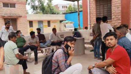 पाली: चामुंडा माता मंदिर के पास रहने वाले युवक ने अपने घर में फांसी लगाकर की आत्महत्या, पुलिस ने शव परिजनों को सौंपा