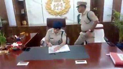 पाकुड़: निधि द्विवेदी बनीं पाकुड़ की नई एसपी, संभाला पदभार