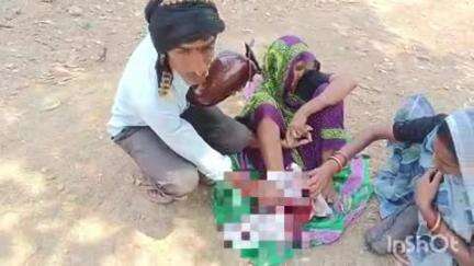 मड़ावरा: दारुतला गाँव के पास अज्ञात बुलेरो कार की टक्कर से बाइक सवार 2 लोग हुए घायल