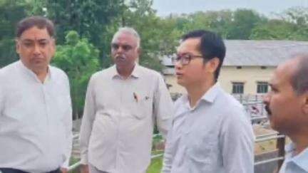 অমরপুর: ভারত সরকারের জনশক্তি মন্ত্রণালয়ের কর্মকর্তাদের সাথে গোমতী জেলা শাসক জামজুরি পানি শোধনাগার পরিদর্শন করেন