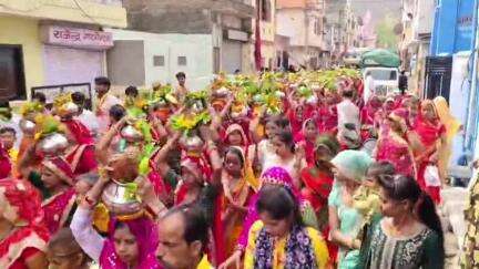 सवाई माधोपुर: सवाई माधोपुर शहर स्थित गोपाल जी के मंदिर से संगीतमय श्रीमद् भागवत कथा ज्ञान यज्ञ का शुभारंभ