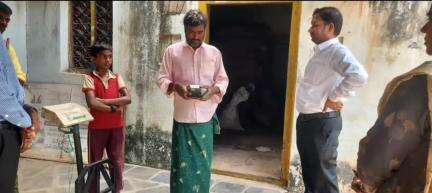 కనిగిరి: మారెళ్ళలో రేషన్ షాపును ఆకస్మికంగా తనిఖీ చేసిన ప్రకాశం జిల్లా జాయింట్ కలెక్టర్ గోపాలకృష్ణ