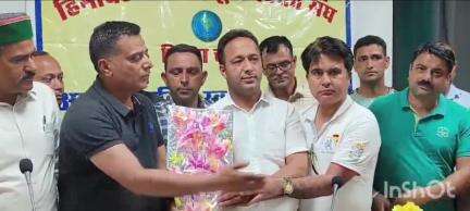 चम्बा: हिमाचल प्रदेश के कार्यकारी अध्यक्ष बनने पर दीप सिंह खन्ना का चम्बा में जोरदार स्वागत हुआ