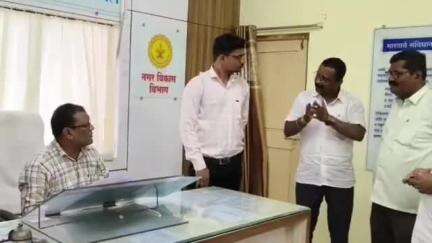 यावल: यावल नगरपालिकेत महाराष्ट्र नवनिर्माण सेनेचे निवेदन पाणीपुरवठ्याची समस्या सोडवा व अतिक्रमण काढण्याची केली मागणी