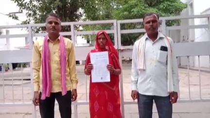 ललितपुर: खेत में अवैध मुंडी गड़ने से मना करने पर विपक्षियों ने गाली-गलौच की और जान से मारने की धमकी दी, महिला ने लगाया आरोप