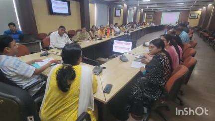 विदिशा नगर: विदिशा कलेक्ट्रेट के बेटवा सभागार में आज आयुष विभाग की समीक्षा बैठक आयोजित की गई।