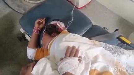 मधेपुर: भीमपुर गांव के निकट पुलिया के पास टेम्पो से बाइक में हुई टक्कर, बाइक सवार तीन लोग जख्मी, एक रेफर