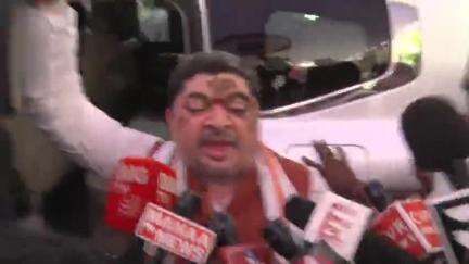 కరీంనగర్: దెయ్యాలు ఉన్నాయని ఎమ్మెల్సీ కవిత తన కుటుంబంపైనే ఆరోపణలు చేశారు: మంత్రి పొన్నం ప్రభాకర్