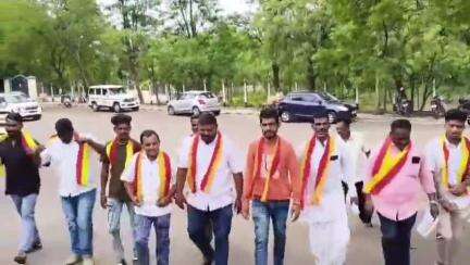 ಬಾಗಲಕೋಟೆ: ತಮಿಳು ನಟ ಕಮಲ ಹಾಸನ್ ವಿರುದ್ಧ ನಗರದಲ್ಲಿ ಕರ್ನಾಟಕ ಸ್ವಾಭಿಮಾನಿ ಪಡೆ ವತಿಯಿಂದ ಪ್ರತಿಭಟನೆ