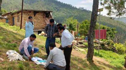 कांडा: सेरी गांव के आपदा पीड़ित9परिवारों को जल्दी आवंटित होगी भूमि,निरीक्षण के लिए पहुंचेSDM रेंजर भूगर्भ वैज्ञानिक जांच की है